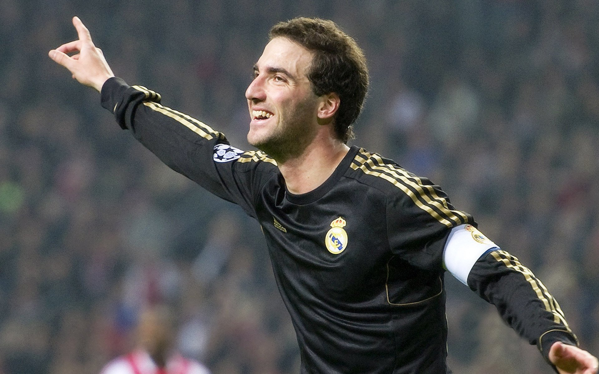 《FIFA2025虚拟足球“超凡盛典”——线上线下同步,点燃全球足球梦》